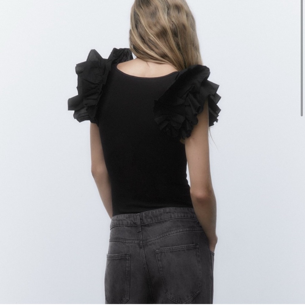 Zara Ribbed Ruffle Sleeve Black Bodysuit - Picture 2 of 4